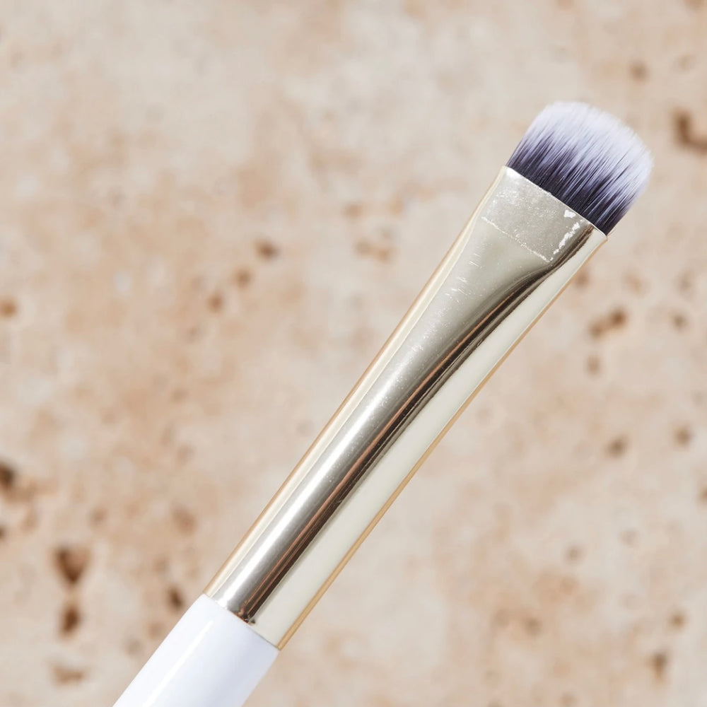 
            
                Load image into Gallery viewer, BROW BIBLE- #7 BROW CARVE CONCEALER BRUSH
            
        
